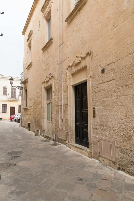 Bed and Breakfast Gatto Bianco La Dimora Storica Lecce Exterior foto