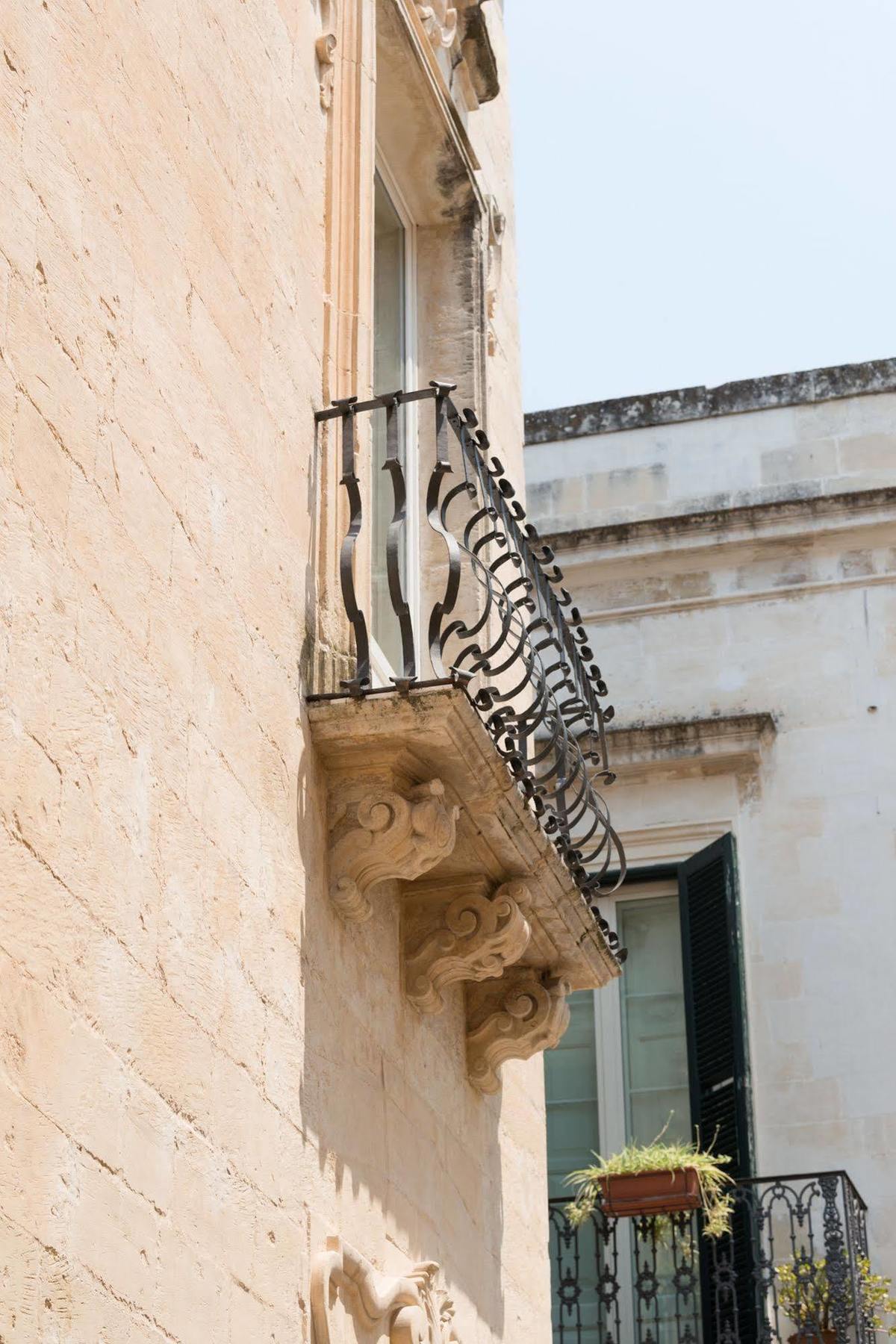 Bed and Breakfast Gatto Bianco La Dimora Storica Lecce Exterior foto