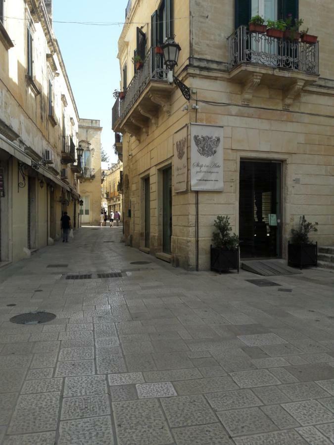 Bed and Breakfast Gatto Bianco La Dimora Storica Lecce Exterior foto